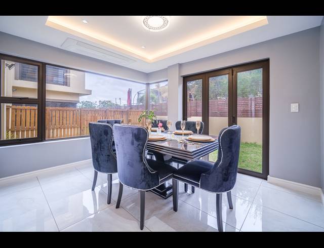 3 BEDROOM TOWNHOUSE FOR SALE IN IZINGA RIDGE